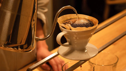深煎りコーヒーのおいしい淹れ方。僕は80度くらいのお湯でじっくり抽出します｜SCENE COFFEE NOTE